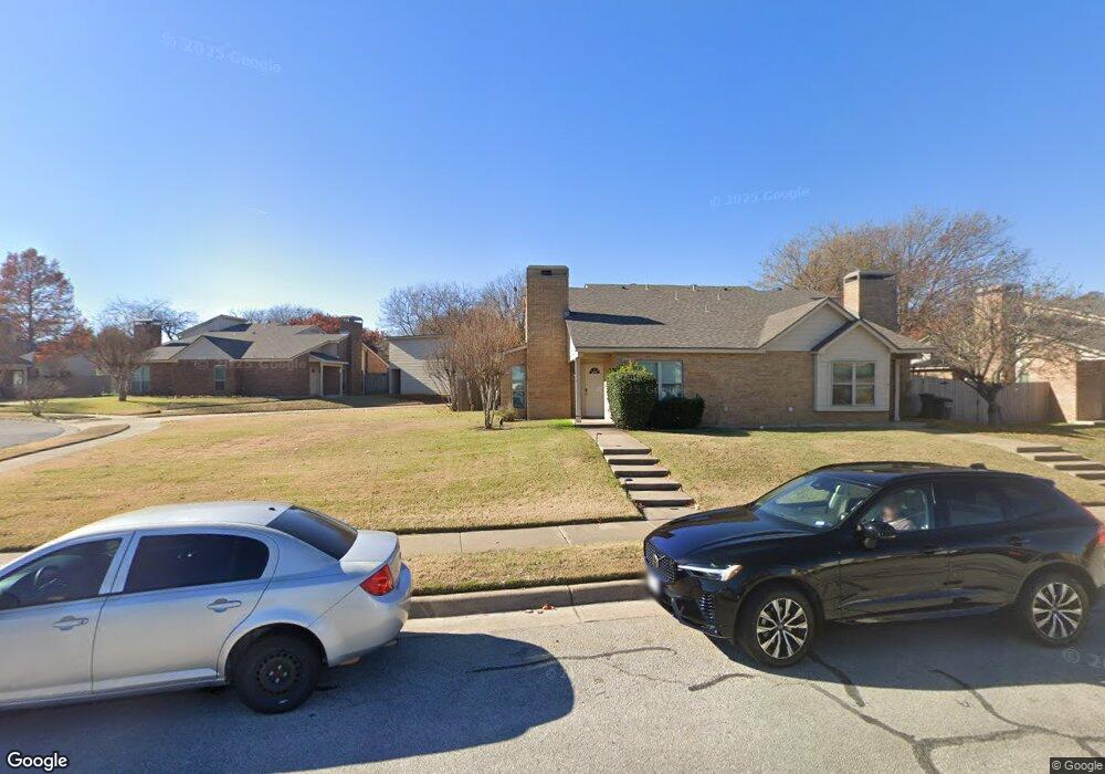 2724 Meadow Park Dr, Bedford, TX 76021 - photo 1