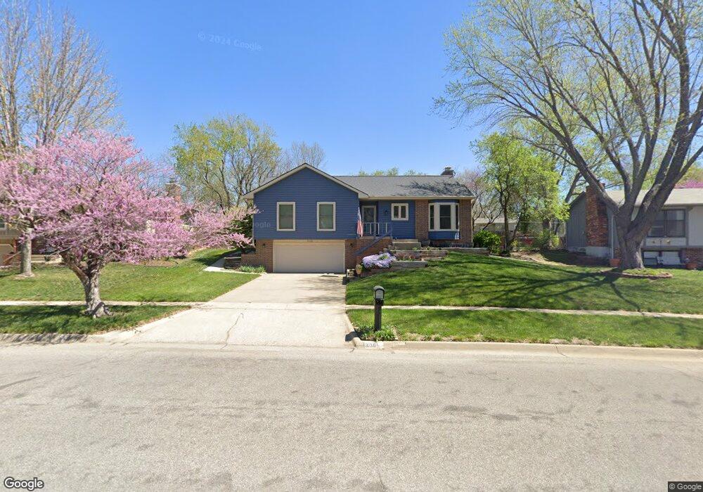 3136 SW Arrowhead Rd, Topeka, KS 66614 - photo 1