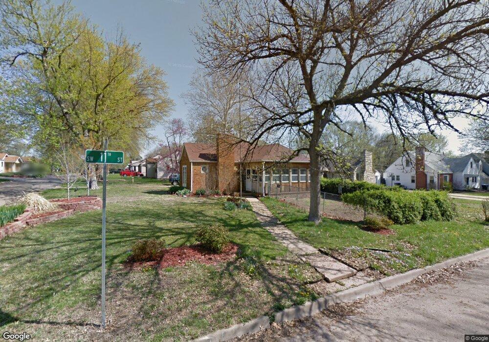 3136 SW 11th St, Topeka, KS 66604 - photo 1