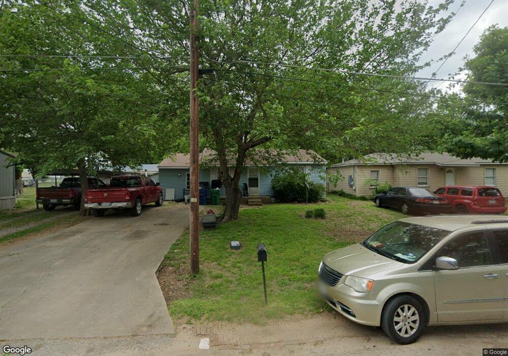 605 S Magnolia St, Pottsboro, TX 75076 - photo 1