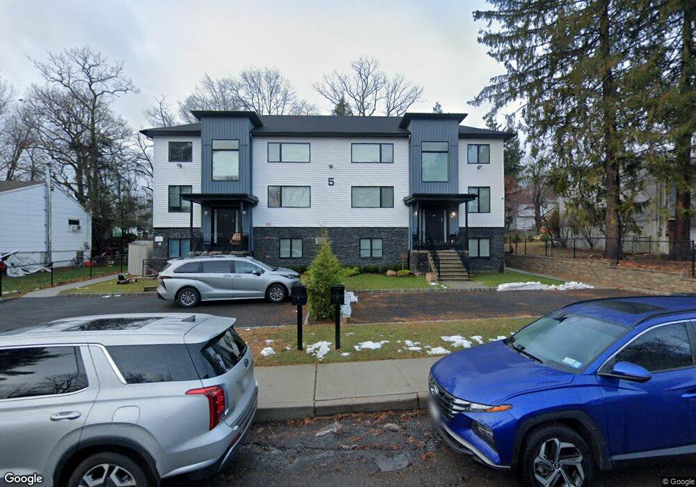 5 Fox Ln, Spring Valley, NY 10977 - photo 1