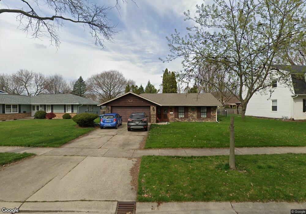 2285 Mayflower Dr, Aurora, IL 60506 - photo 1