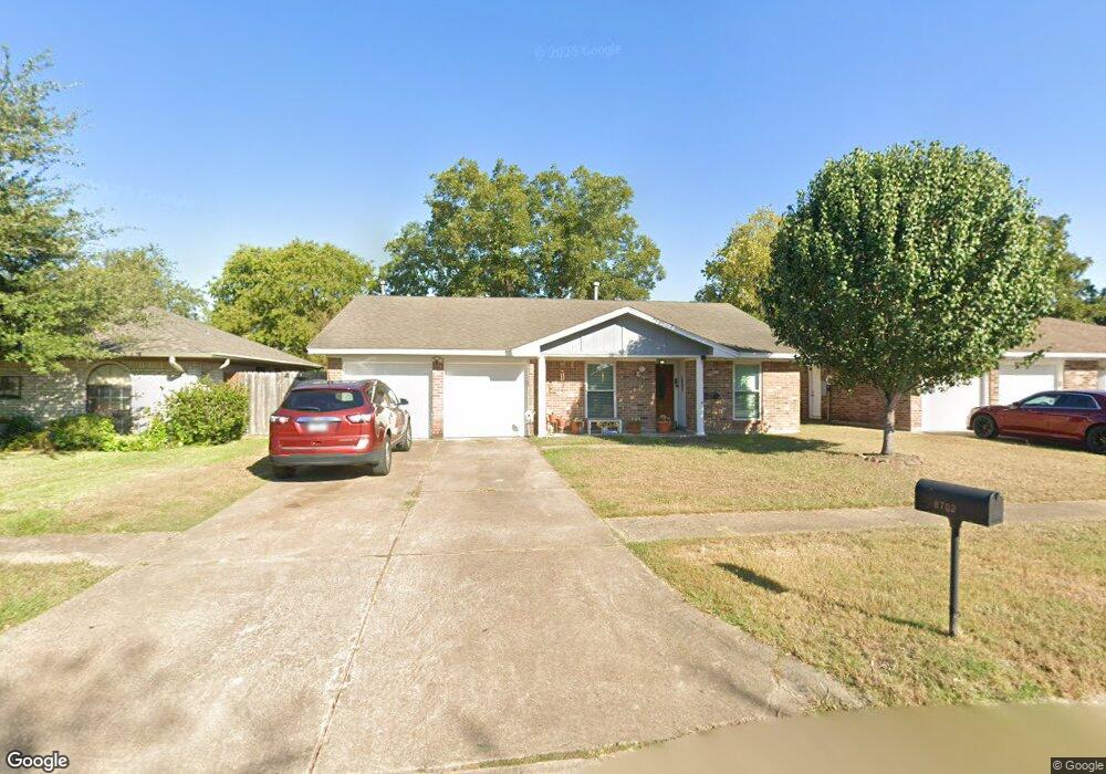 8702 Twisting Vine Ln, Houston, TX 77040 - photo 1