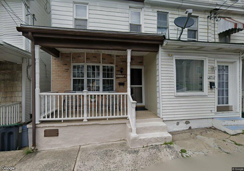 317 1/2 Arlington St, Tamaqua, PA 18252 - photo 1