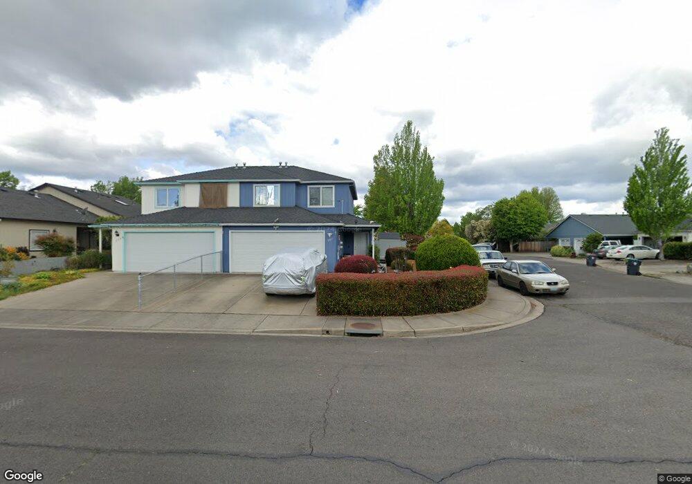 501 Mountain View Dr, Central Point, OR 97502 - photo 1