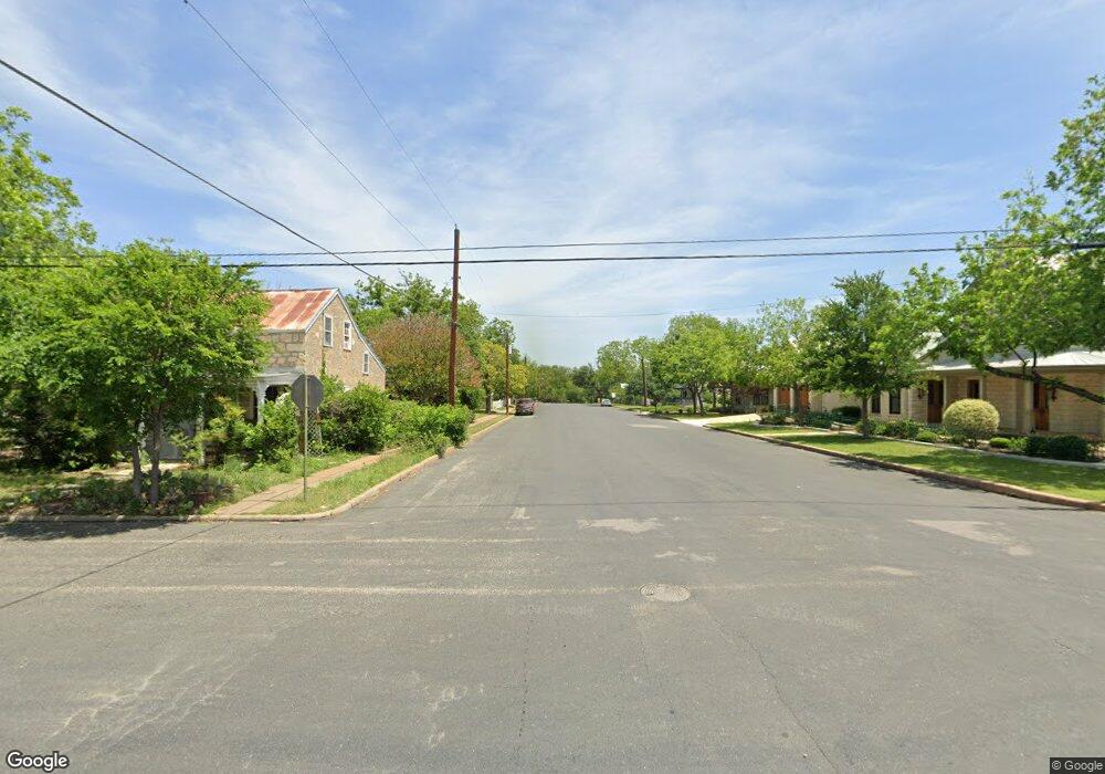 303 -R W Austin St, Fredericksburg, TX 78624 - photo 1