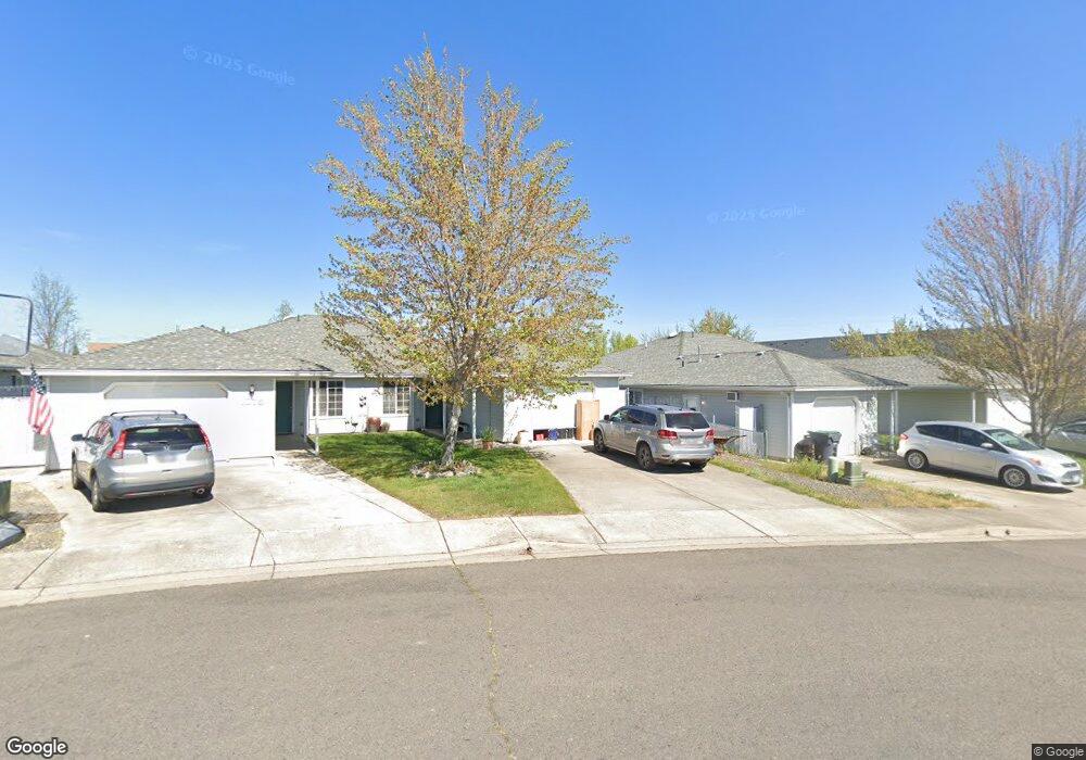 1079 Sunrise Way, Central Point, OR 97502 - photo 1