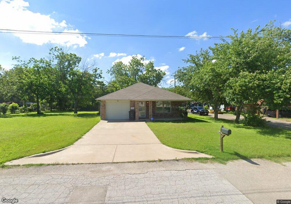 1015 Hodge St, Cleburne, TX 76033 - photo 1