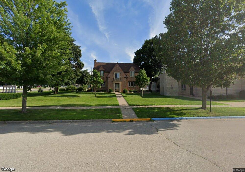 407 S 2nd St, La Crescent, MN 55947 - photo 1