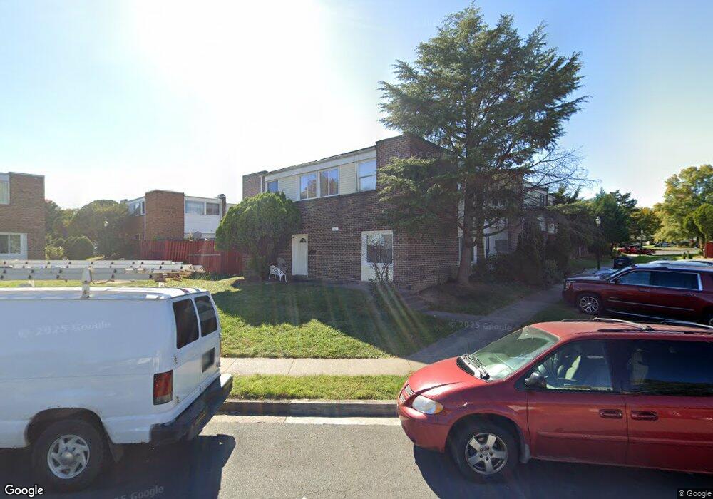 1215 Magnolia Ln, Herndon, VA 20170 - photo 1