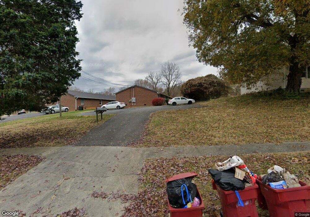 814 E Maple St, Johnson City, TN 37601 - photo 1