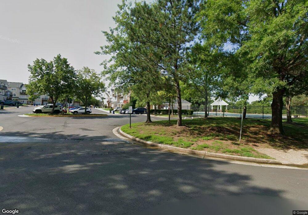 8001 Coachcrest Ct unit 14-5, Manassas, VA 20109 - photo 1