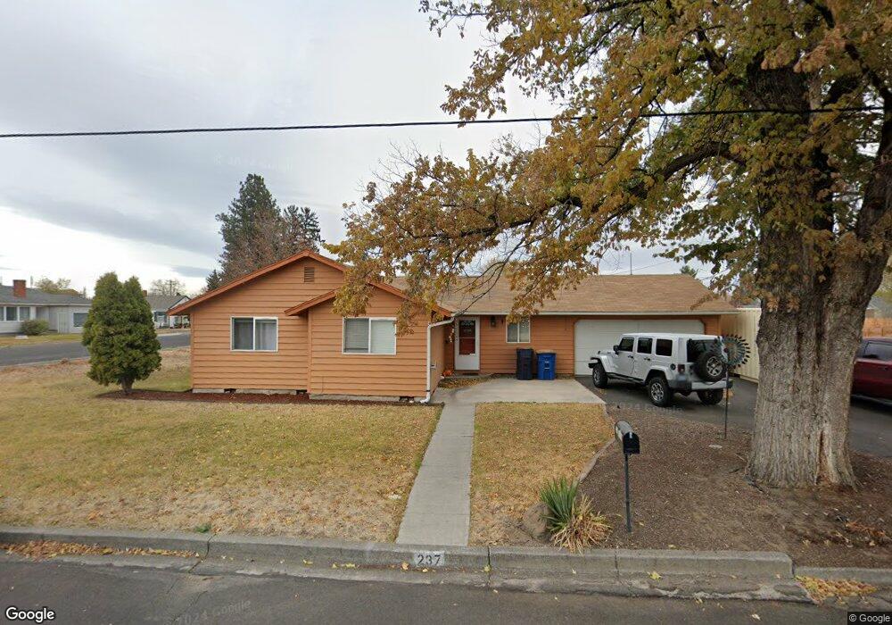 237 NW Birch Ave, Redmond, OR 97756 - photo 1