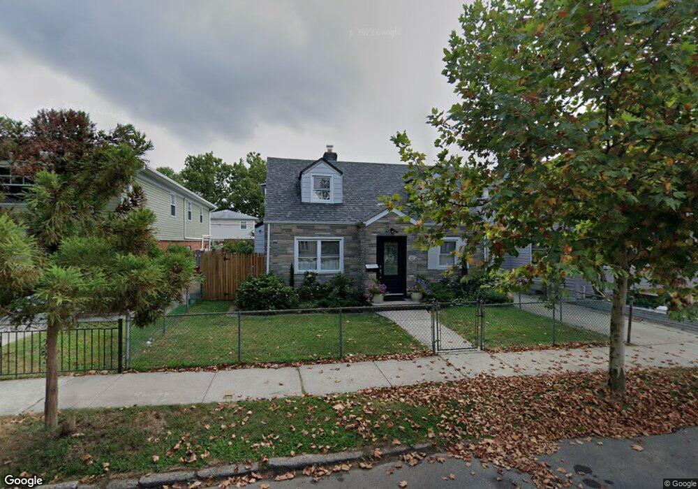 4711 166th St, Flushing, NY 11358 - photo 1