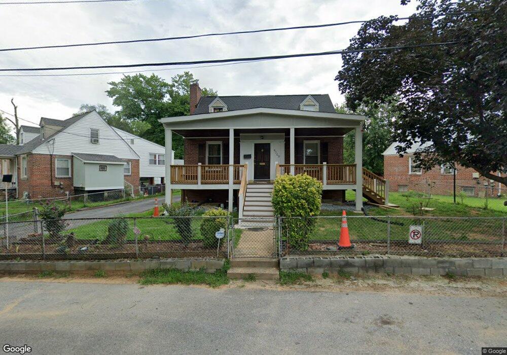 5309 Greenway Dr, Hyattsville, MD 20781 - photo 1