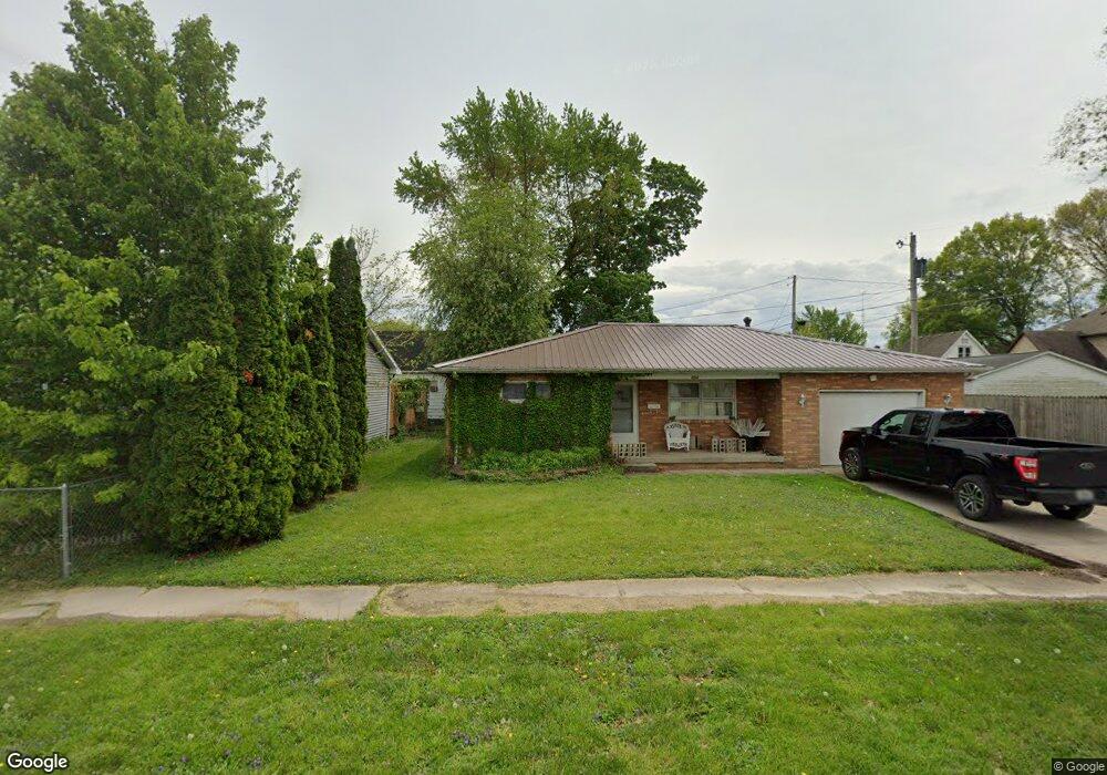 404 S Sherman St, Lincoln, IL 62656 - photo 1