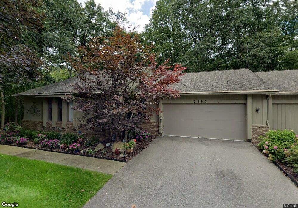 7690 Cedar Ridge, West Bloomfield, MI 48324 - photo 1