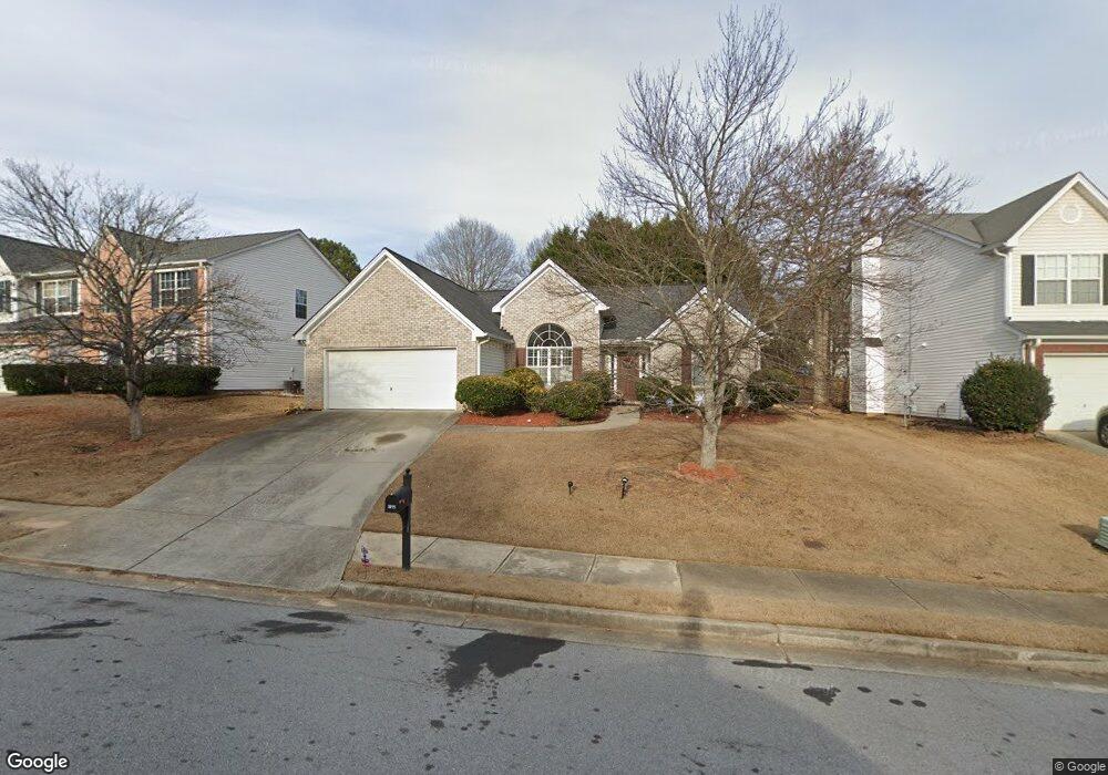 3915 Crescent Walk Ln, Suwanee, GA 30024 - photo 1