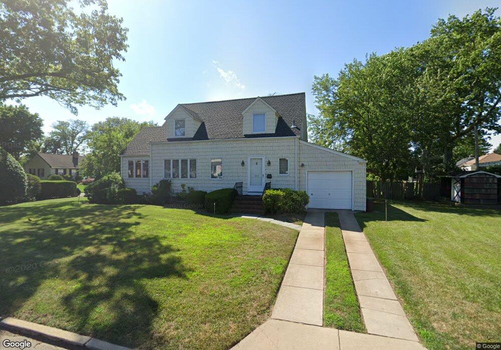 1660 Fenimore Rd, Hewlett, NY 11557 - photo 1