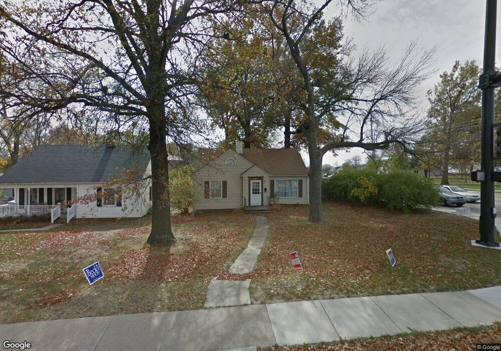 3729 SW 10th Ave, Topeka, KS 66604 - photo 1