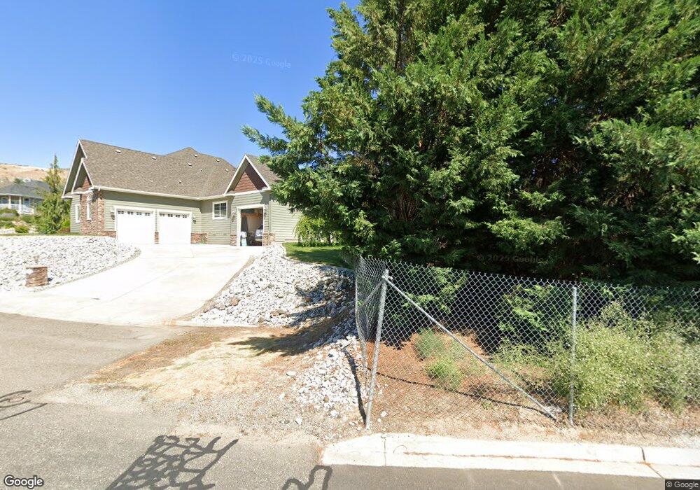 1523 N Grover Ave, East Wenatchee, WA 98802 - photo 1