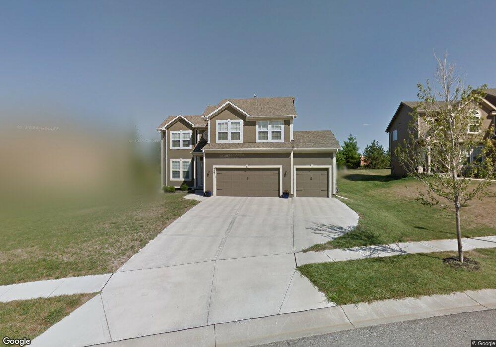 9807 Brockway St, Lenexa, KS 66220 - photo 1