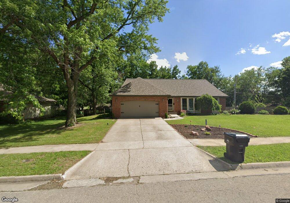2011 SW 33rd St, Topeka, KS 66611 - photo 1