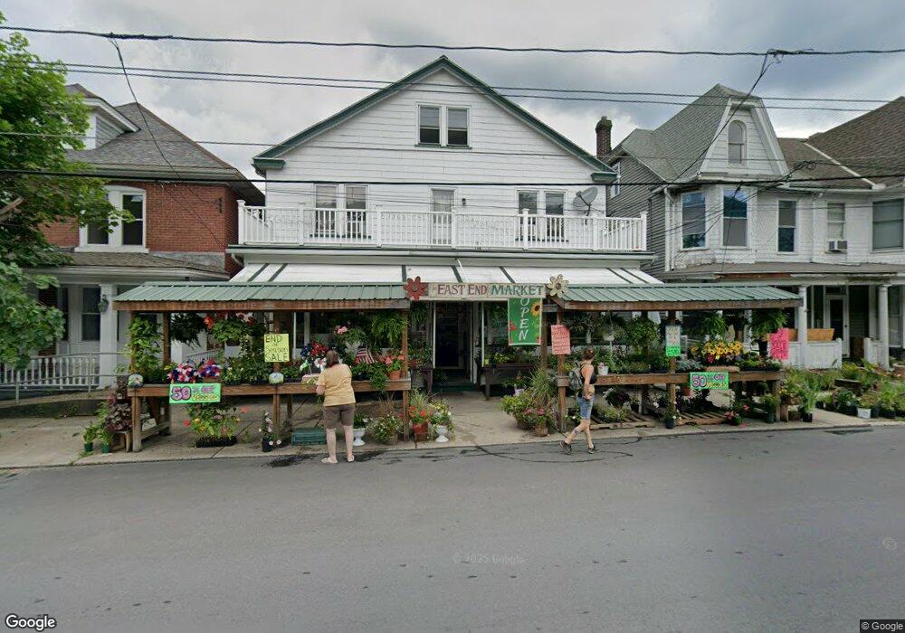 521 E Broad St unit 1, Tamaqua, PA 18252 - photo 1