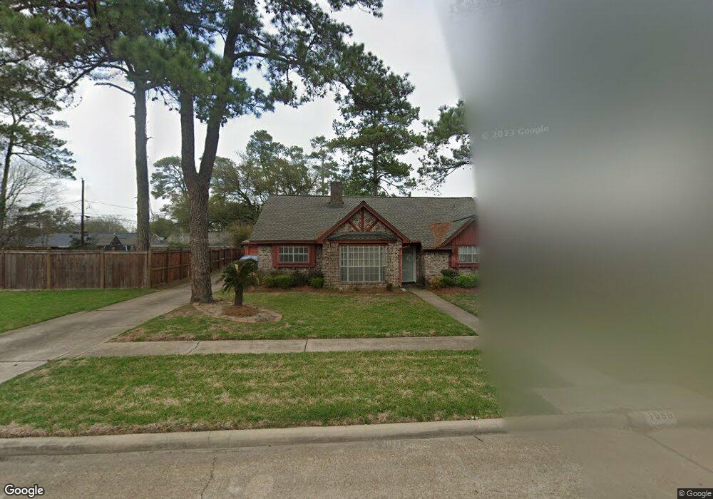 1050 Creekmont Dr, Houston, TX 77091 - photo 1
