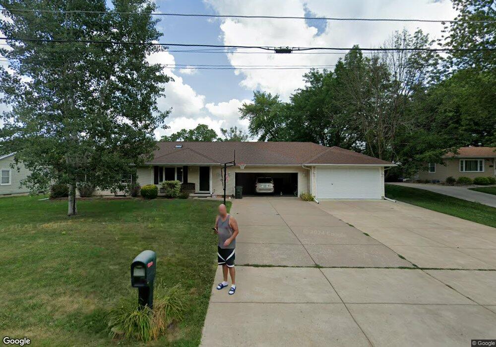 2818 W 47th St, Davenport, IA 52806 - photo 1