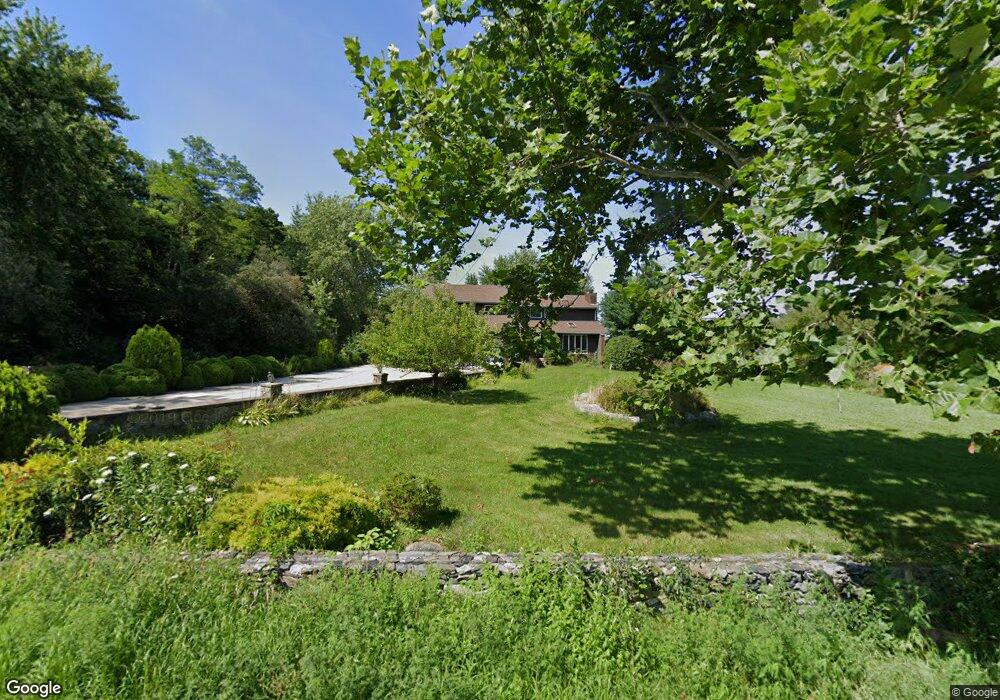 126 Birch Swamp Rd, Warren, RI 02885 - photo 1