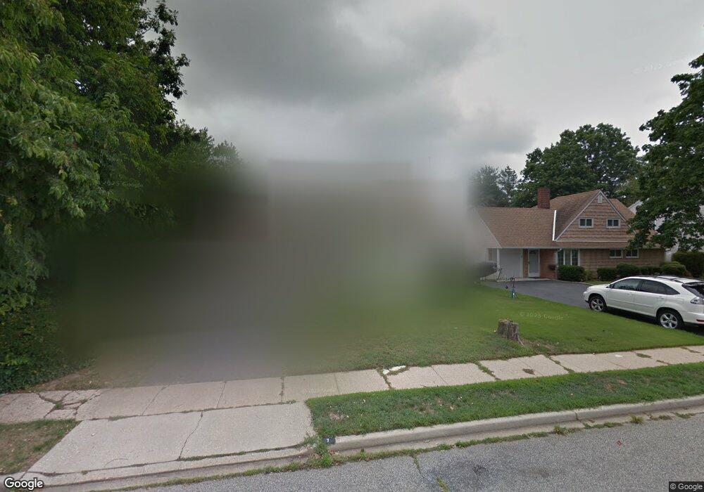 7 Russet Ln, Wantagh, NY 11793 - photo 1