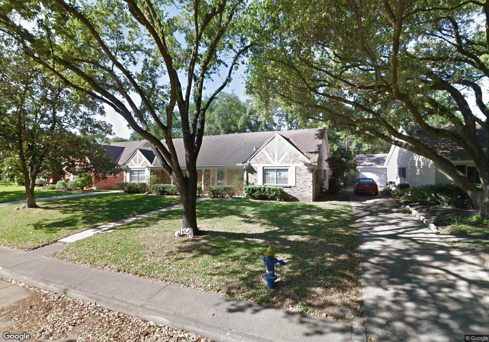 12422 Woodthorpe Ln, Houston, TX 77024 - photo 1