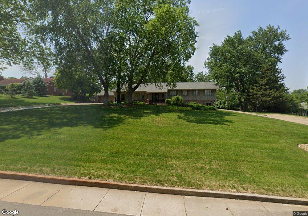 2821 SW Burlingame Rd, Topeka, KS 66611 - photo 1