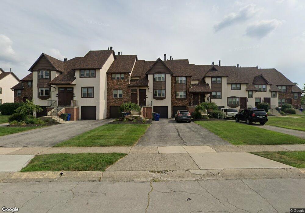 2009 Queensgate Ln, Columbus, OH 43235 - photo 1