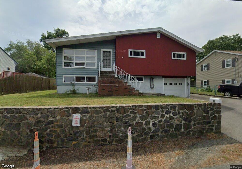 31 Crowdis St, Salem, MA 01970 - photo 1