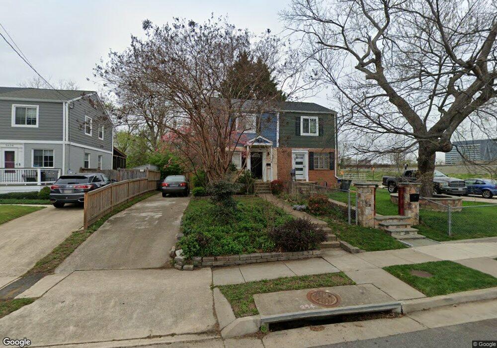 5634 Fenwick Dr, Alexandria, VA 22303 - photo 1