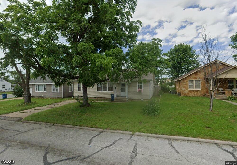 1223 Olive St, Carthage, MO 64836 - photo 1