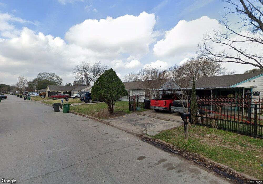 3039 Charter Oaks Dr, Houston, TX 77093 - photo 1