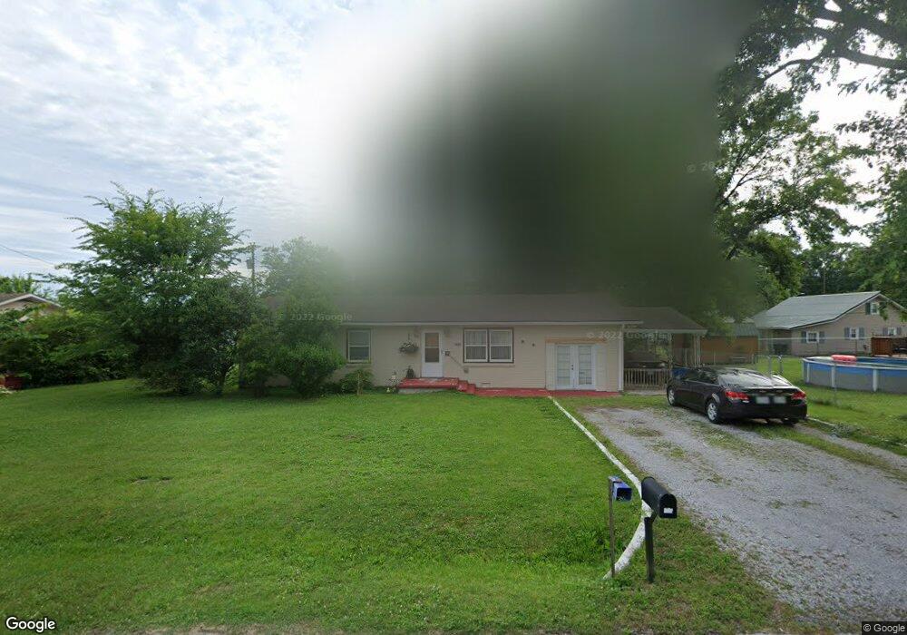 1502 Rogers Cir, Manchester, TN 37355 - photo 1