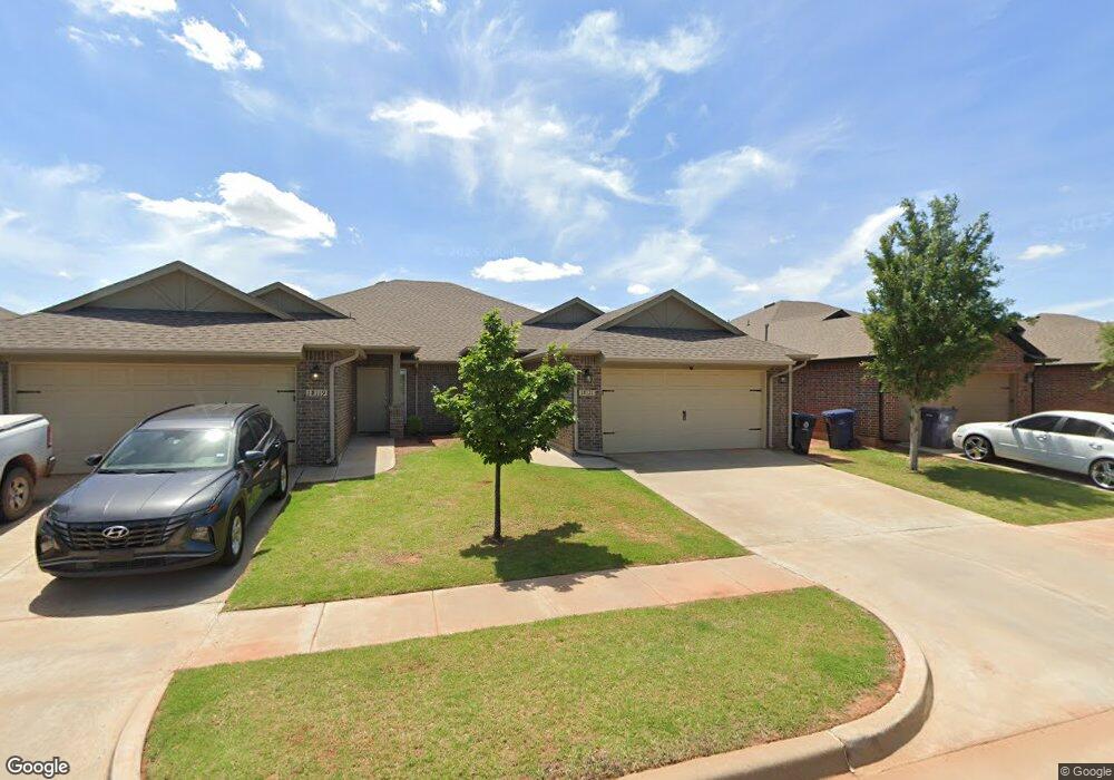 18121 Manera Way, Edmond, OK 73012 - photo 1