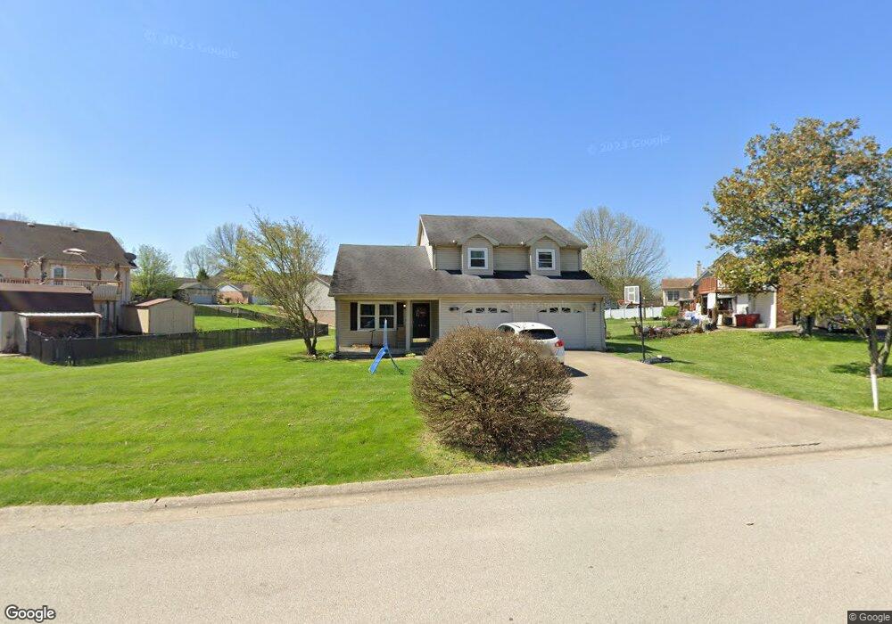 804 Isaac Shelby Cir E, Frankfort, KY 40601 - photo 1