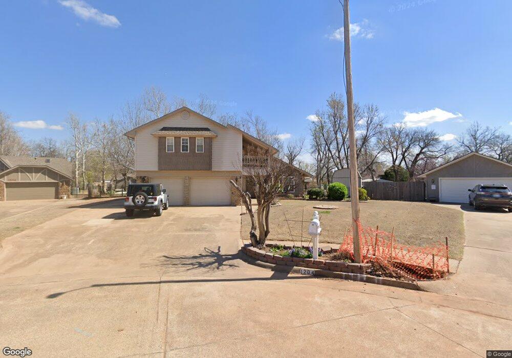 1204 NE 20th St, Moore, OK 73160 - photo 1
