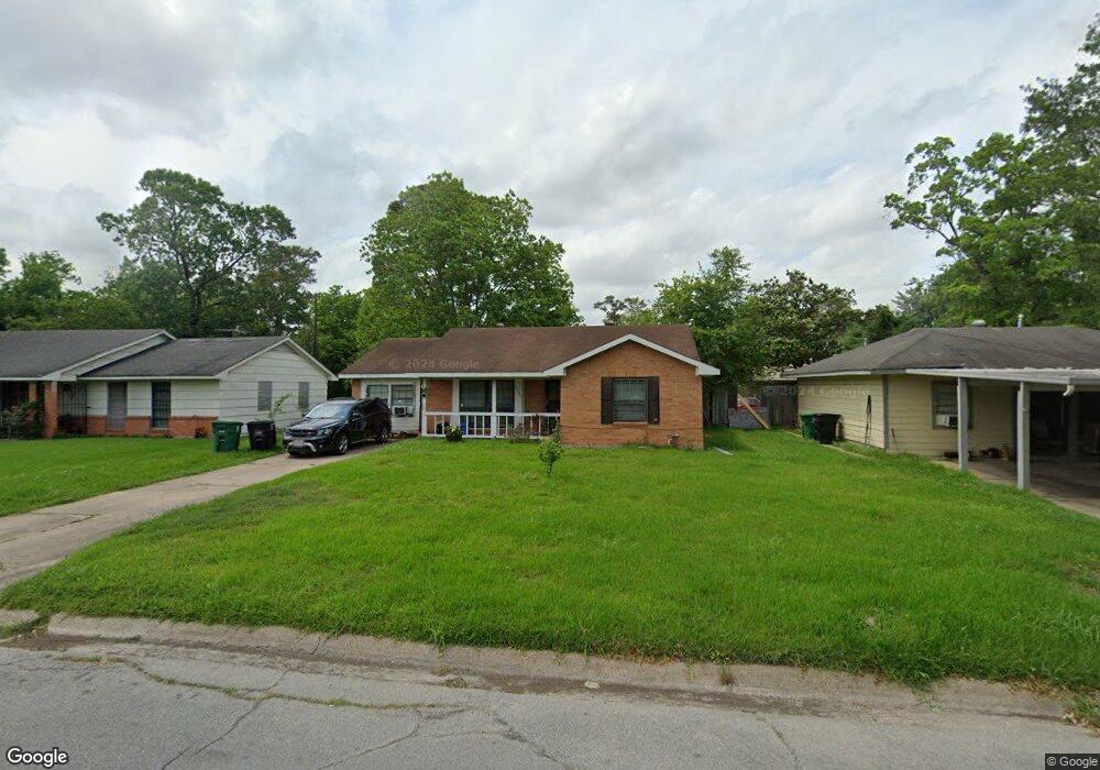 7301 Lakewood Dr, Houston, TX 77016 - photo 1