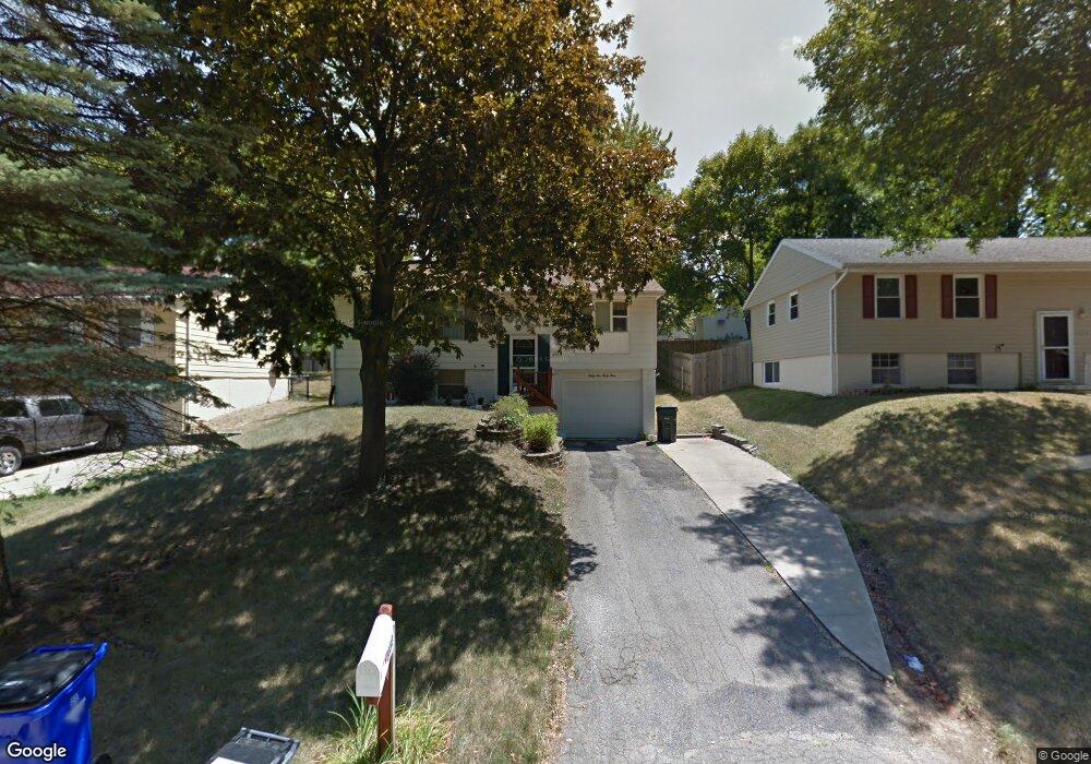 3133 Bramble Rd SW, Cedar Rapids, IA 52404 - photo 1