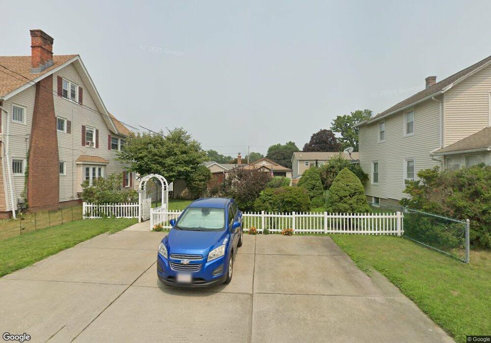 32 Lorraine St, Chicopee, MA 01013 - photo 1