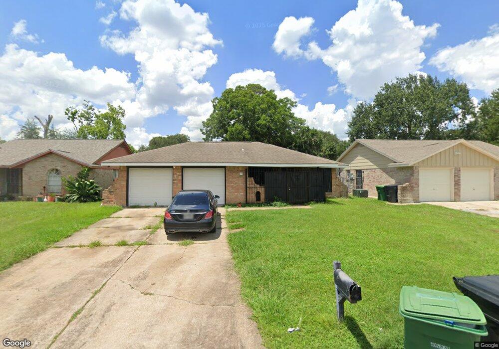 4210 Oak Shadows Dr, Houston, TX 77091 - photo 1