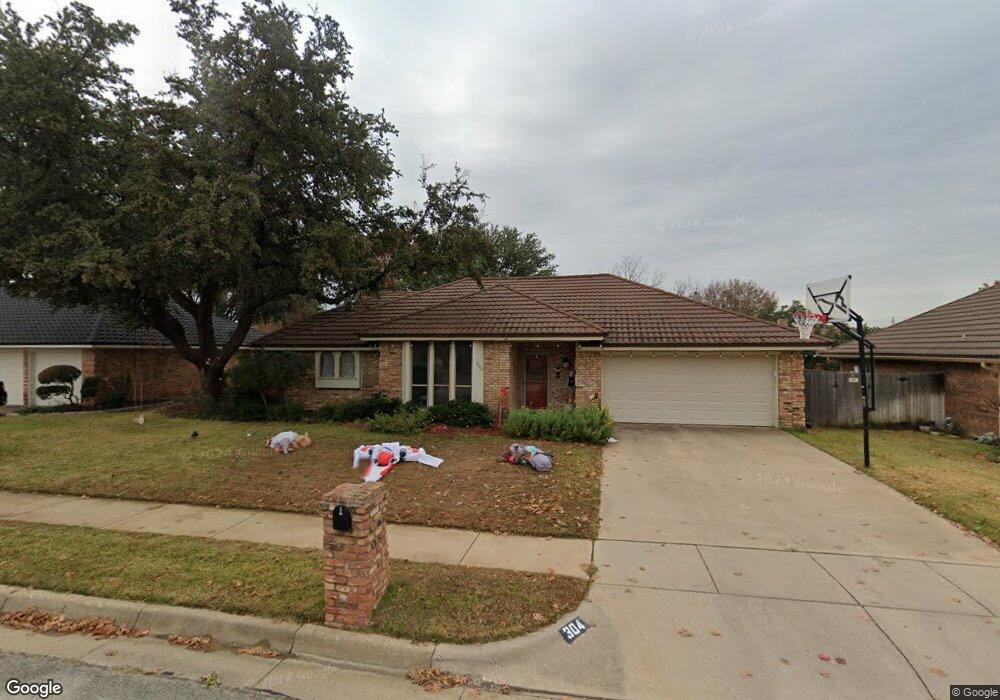 304 Shenandoah Ct, Bedford, TX 76021 - photo 1