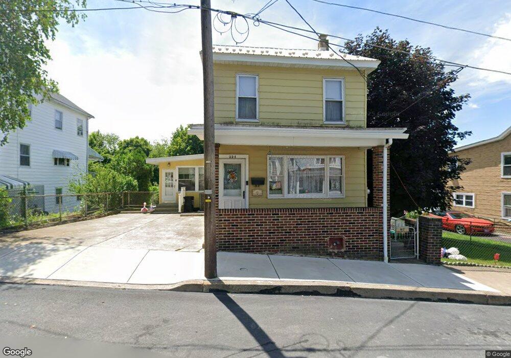 224 Clay St, Tamaqua, PA 18252 - photo 1