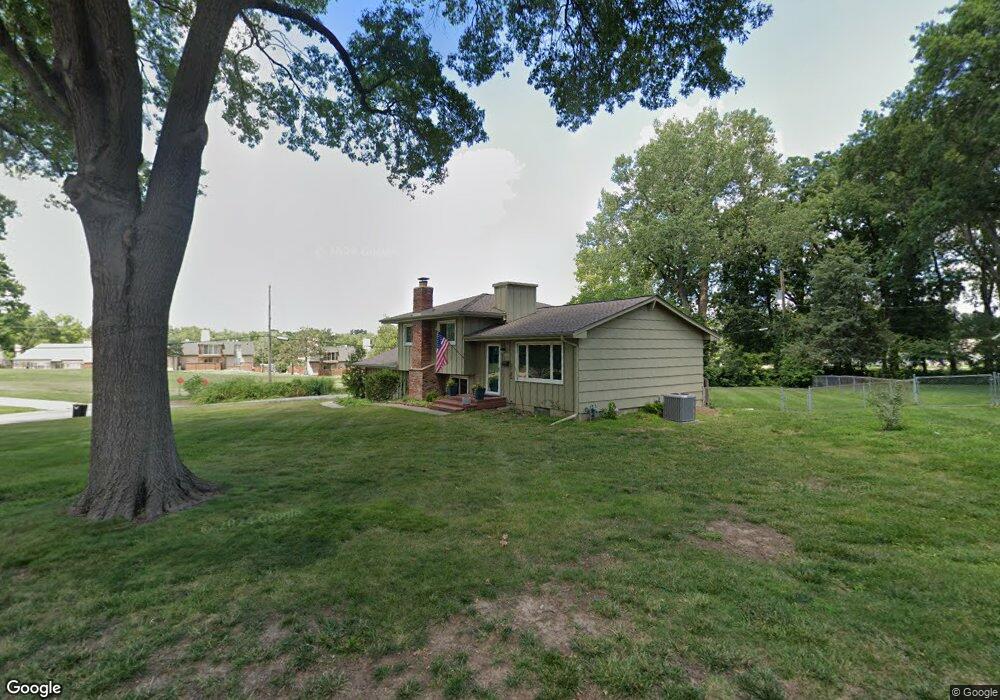 10310 W 71st Place, Shawnee, KS 66203 - photo 1